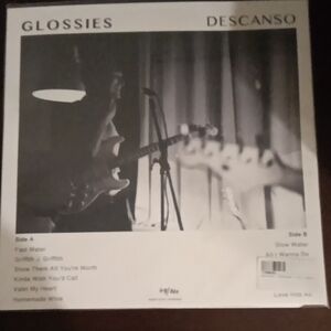 Glossies "Descanso" Vinyl Record - Black & White Album Art